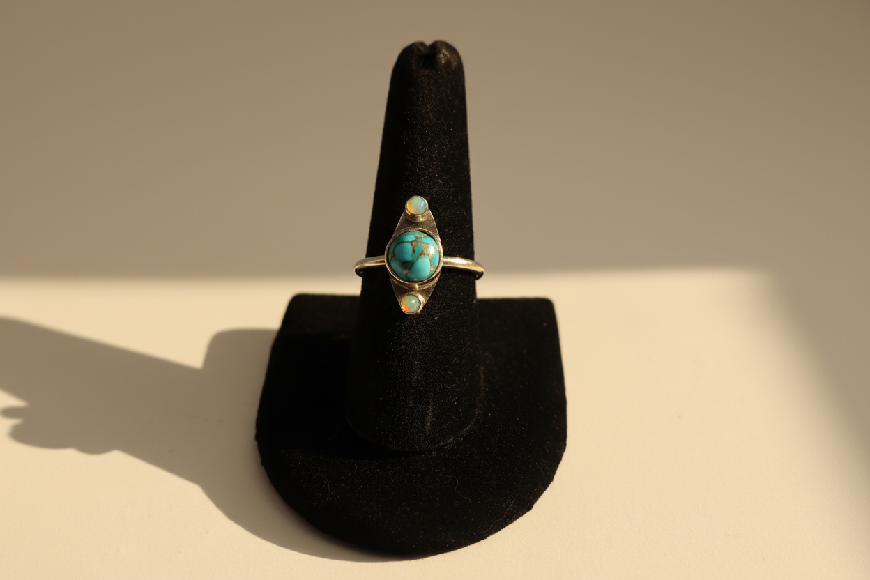 Blue Mohave turquoise w/ Opal's #1 (Size 8.5)