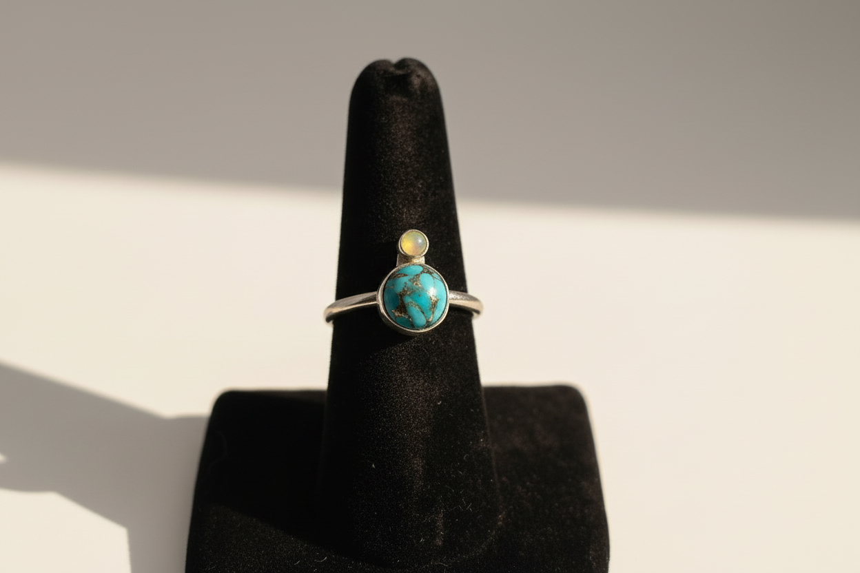 Blue Mohave turquoise w Opal's #2 (Size 7)